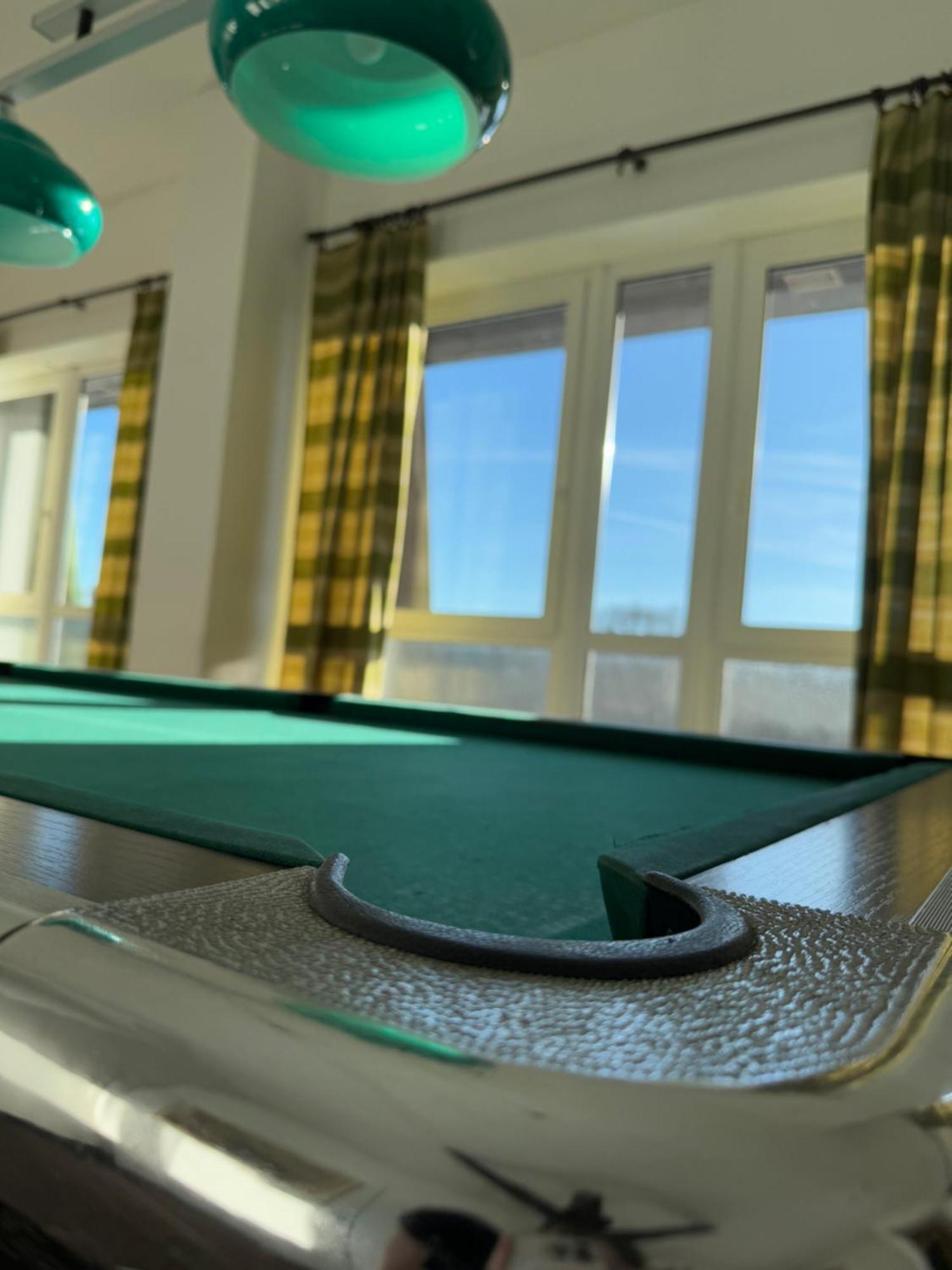 Hotel Albert - Retro パセキ・ナト・イゼロウ エクステリア 写真