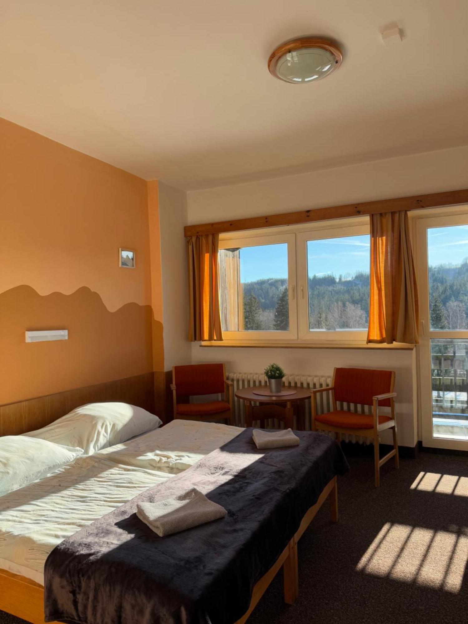 Hotel Albert - Retro パセキ・ナト・イゼロウ エクステリア 写真